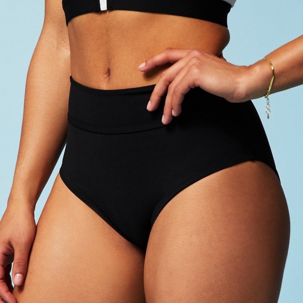 NWT Fabletics Boardwalk High-Waisted Swim Bottom in Black Size:Medium